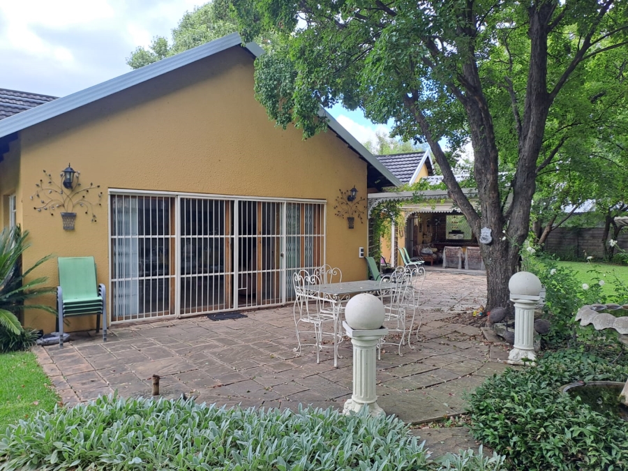 4 Bedroom Property for Sale in Three Rivers Proper Gauteng