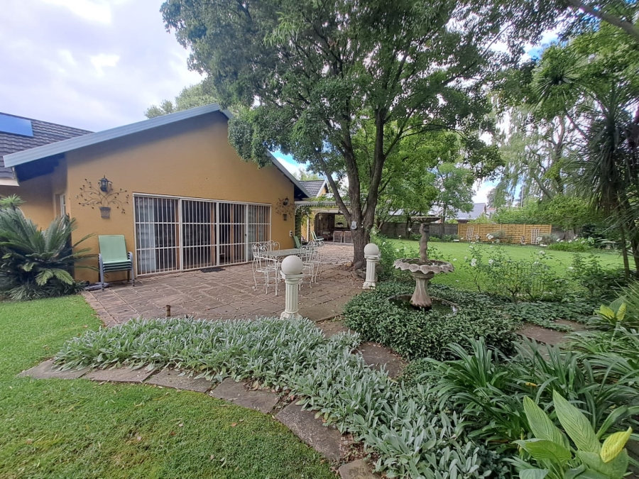 4 Bedroom Property for Sale in Three Rivers Proper Gauteng