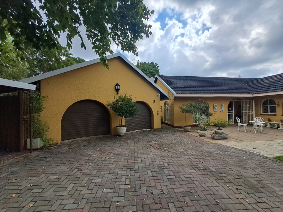 4 Bedroom Property for Sale in Three Rivers Proper Gauteng