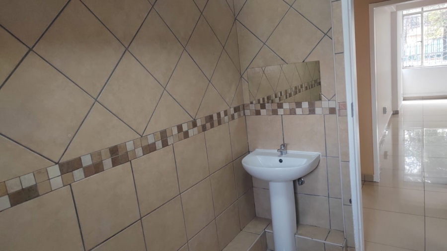 2 Bedroom Property for Sale in Benoni Central Gauteng