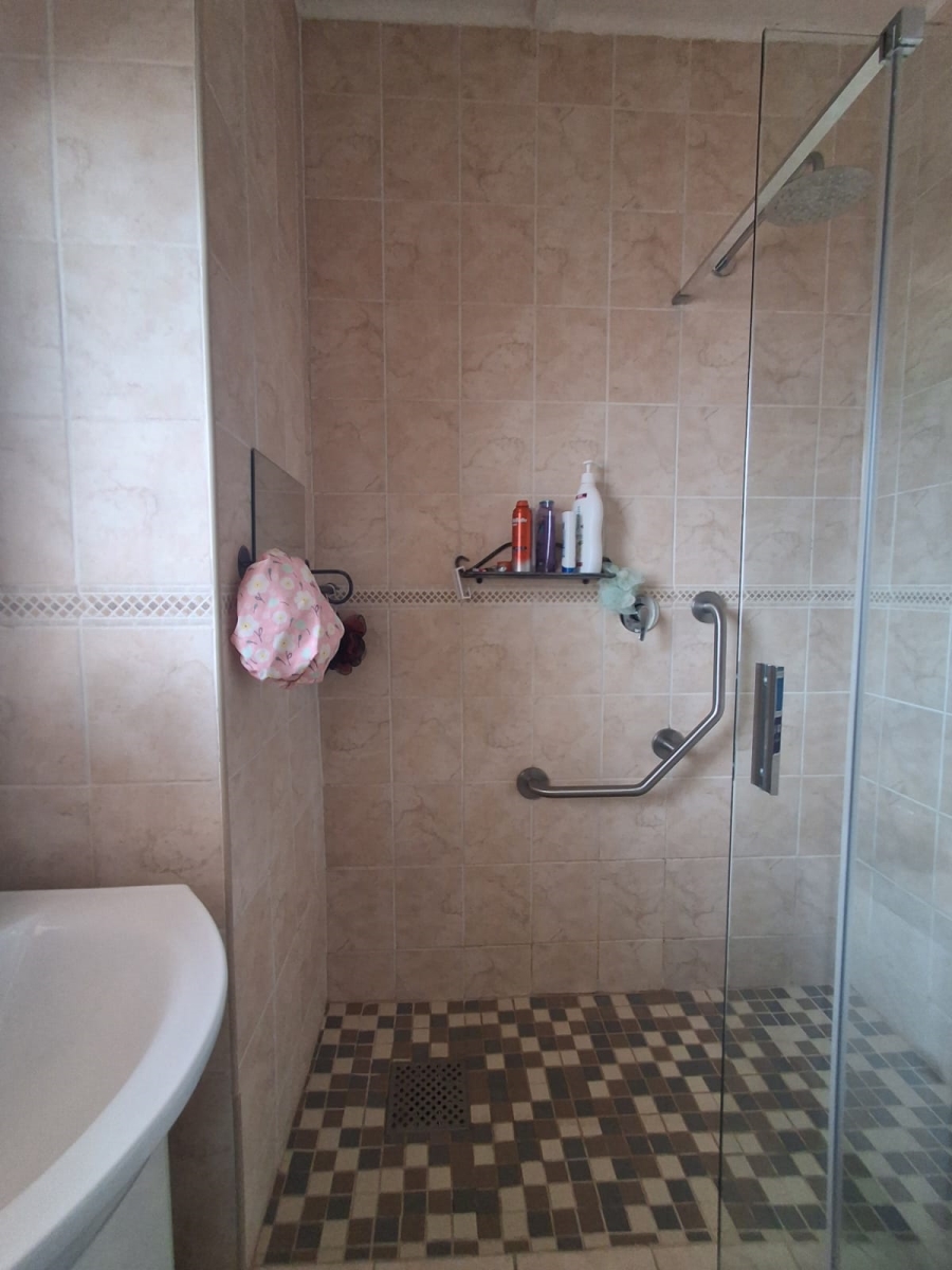 2 Bedroom Property for Sale in Three Rivers Gauteng