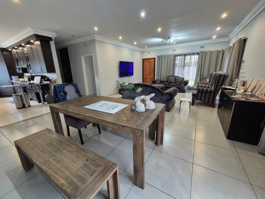 5 Bedroom Property for Sale in Vanderbijlpark SE 2 Gauteng