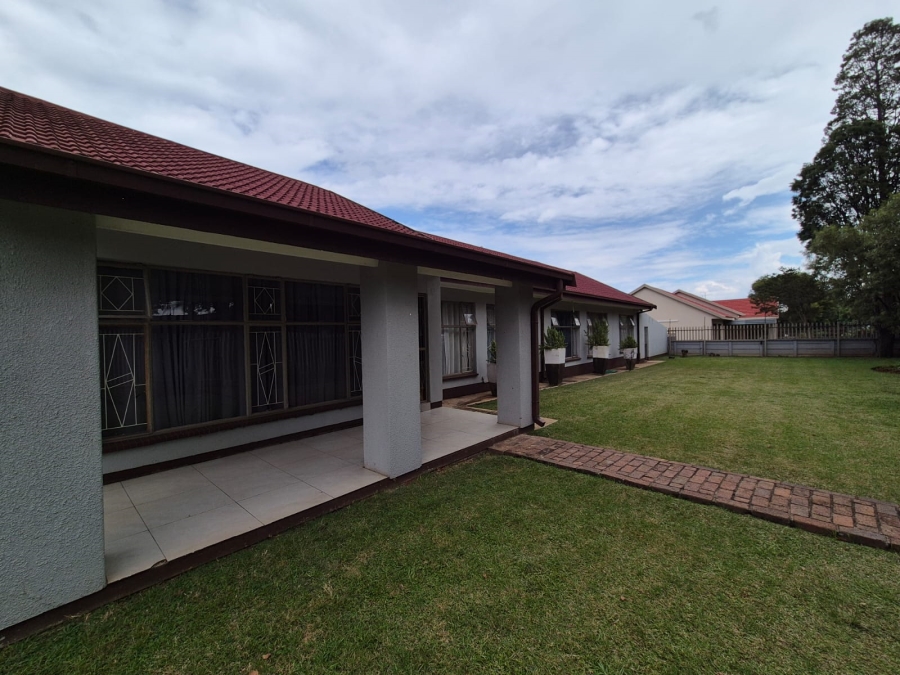5 Bedroom Property for Sale in Vanderbijlpark SE 2 Gauteng