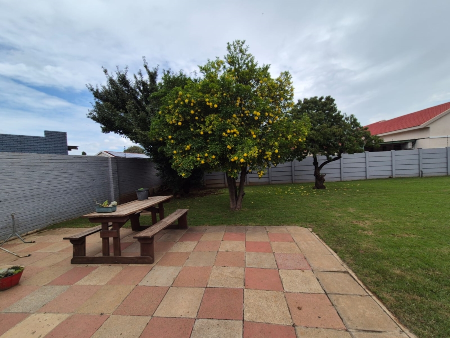 5 Bedroom Property for Sale in Vanderbijlpark SE 2 Gauteng