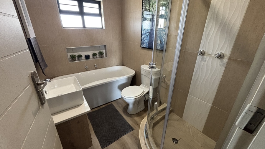 2 Bedroom Property for Sale in Roodepark Eco Estate Gauteng