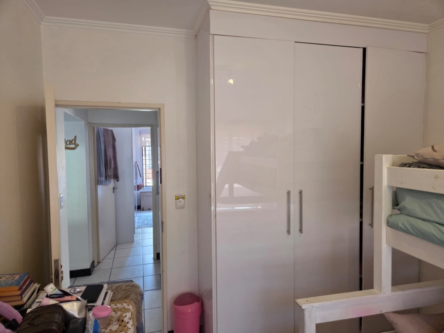 2 Bedroom Property for Sale in Sunninghill Gauteng