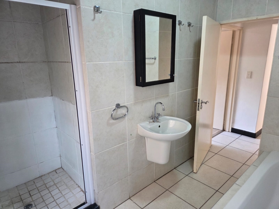 2 Bedroom Property for Sale in Sunninghill Gauteng