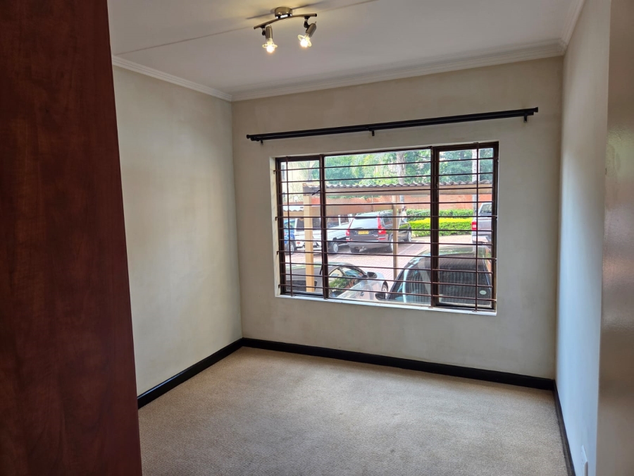 2 Bedroom Property for Sale in Sunninghill Gauteng