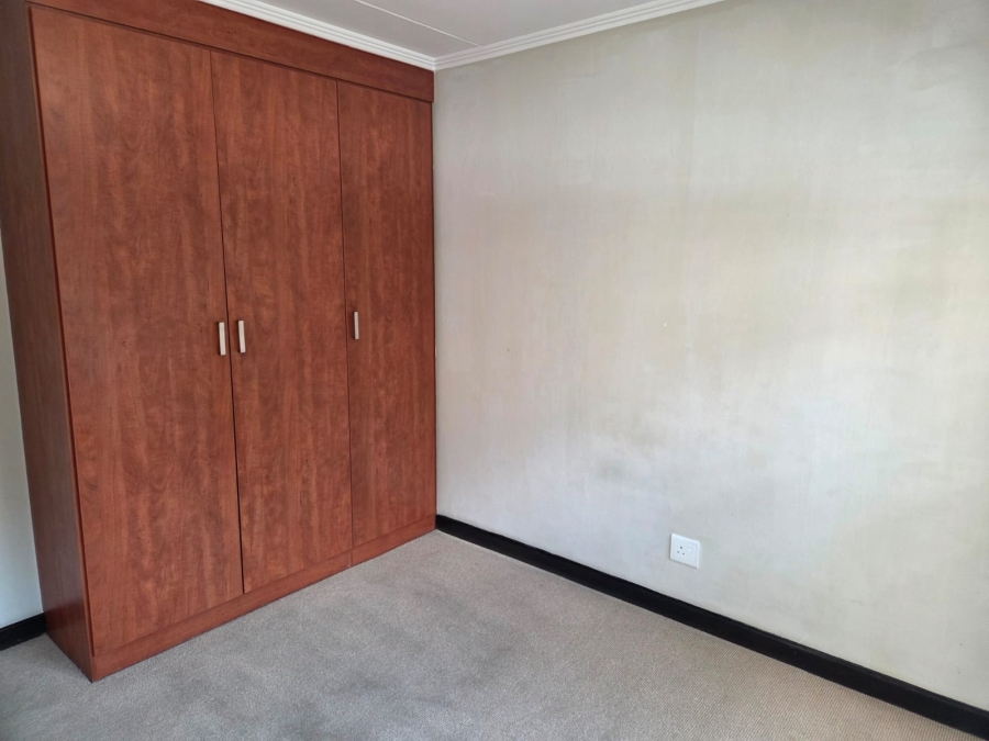 2 Bedroom Property for Sale in Sunninghill Gauteng