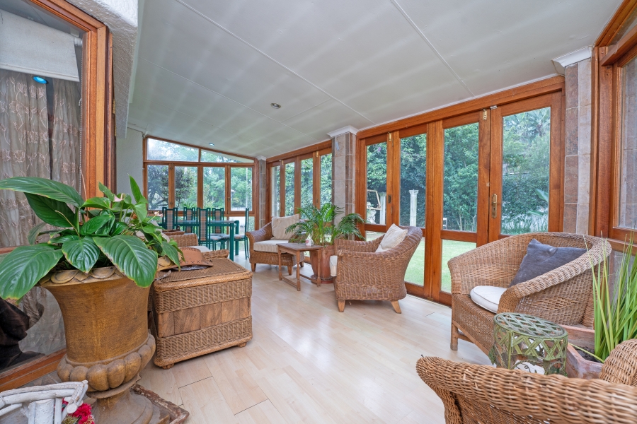 5 Bedroom Property for Sale in Glenadrienne West Gauteng