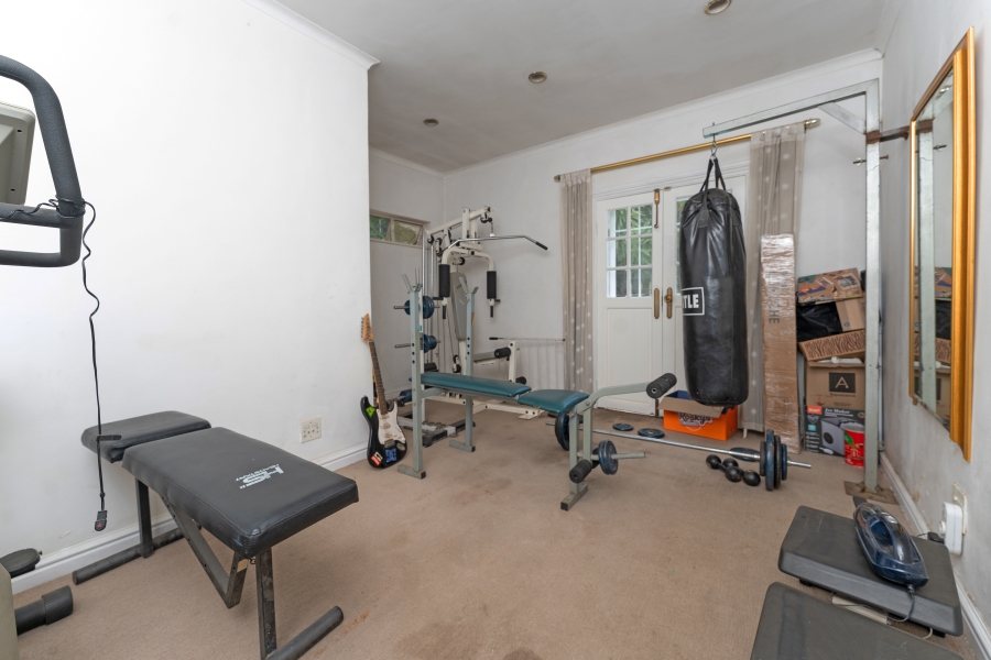 5 Bedroom Property for Sale in Glenadrienne West Gauteng