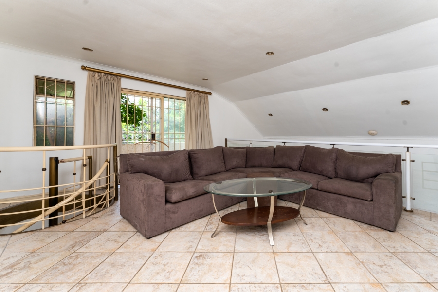 5 Bedroom Property for Sale in Glenadrienne West Gauteng