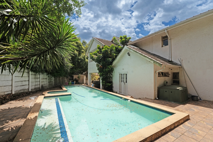 5 Bedroom Property for Sale in Glenadrienne West Gauteng