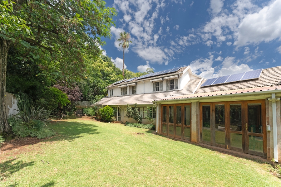 5 Bedroom Property for Sale in Glenadrienne West Gauteng