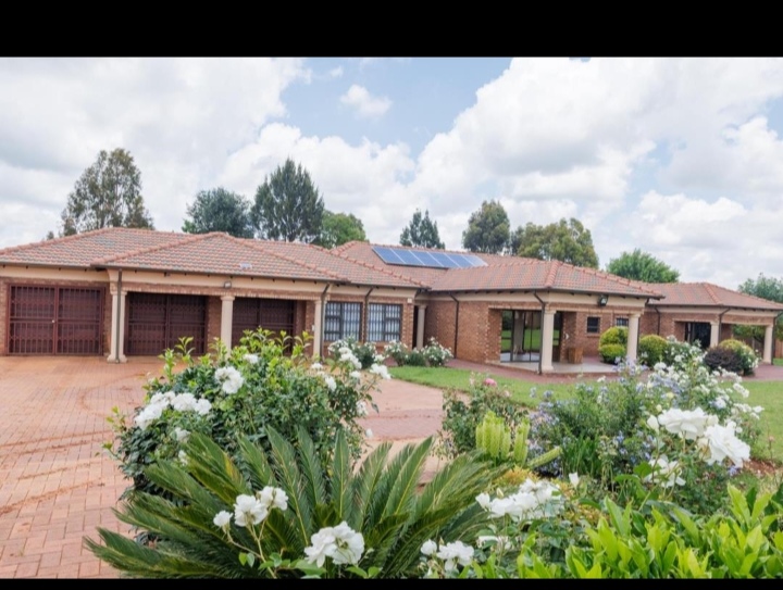 5 Bedroom Property for Sale in Springs Rural Gauteng