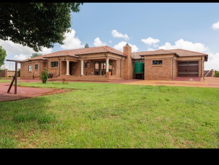5 Bedroom Property for Sale in Springs Rural Gauteng