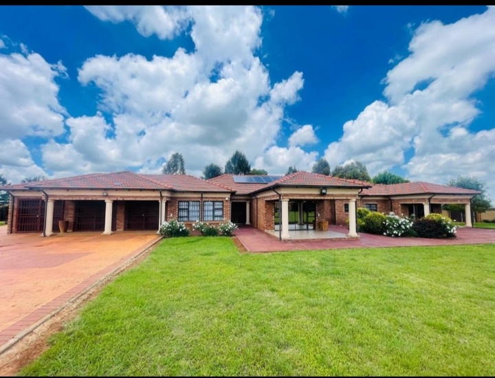 5 Bedroom Property for Sale in Springs Rural Gauteng