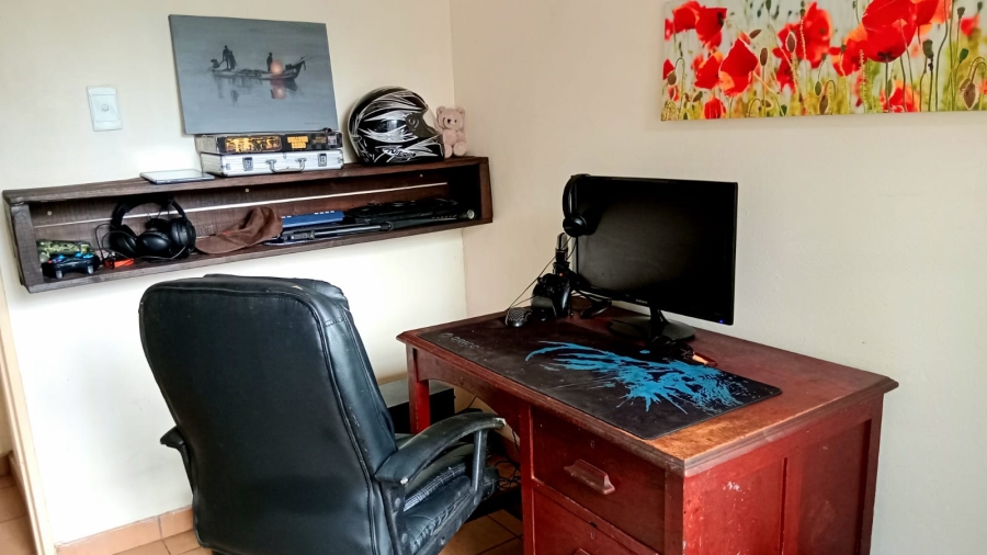 6 Bedroom Property for Sale in Glen Donald A H Gauteng