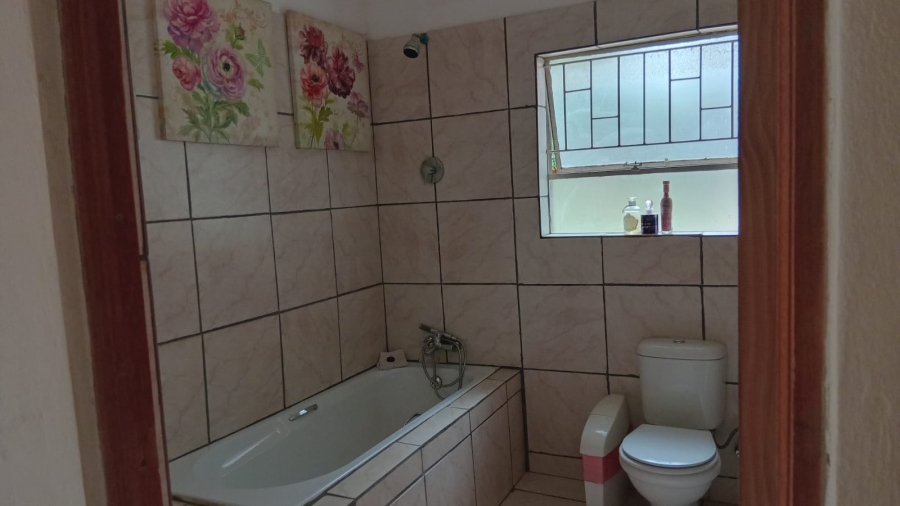 4 Bedroom Property for Sale in Glen Donald A H Gauteng