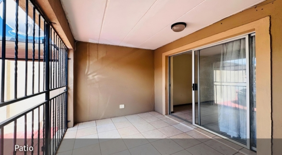 2 Bedroom Property for Sale in Annlin Gauteng