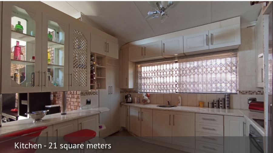 4 Bedroom Property for Sale in The Orchards Gauteng