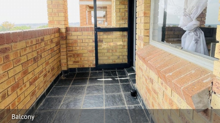 2 Bedroom Property for Sale in Heuweloord Gauteng