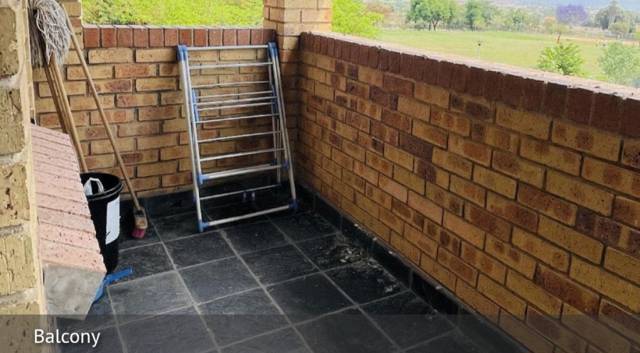 2 Bedroom Property for Sale in Heuweloord Gauteng