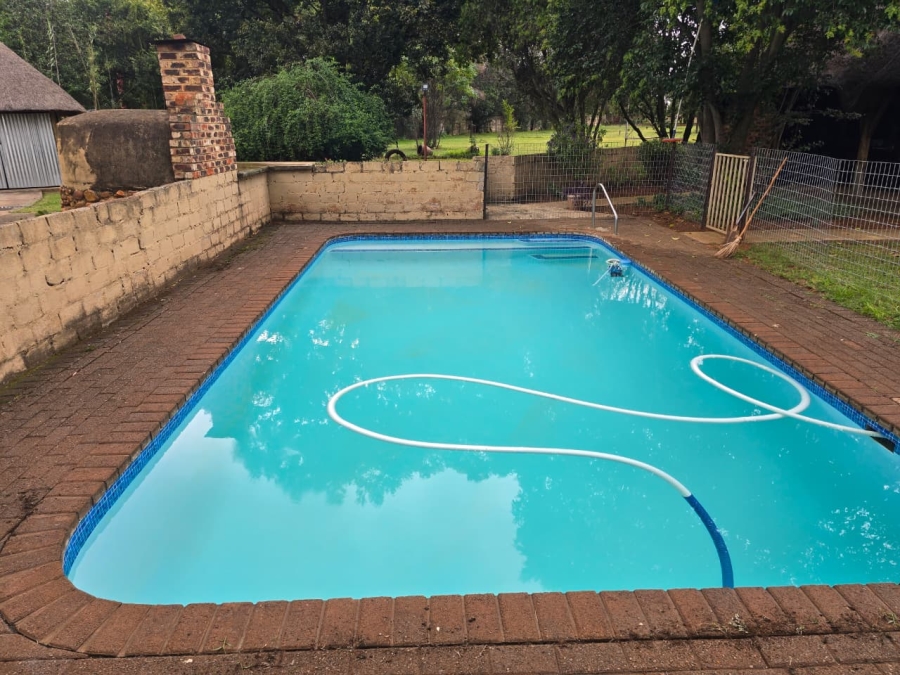 5 Bedroom Property for Sale in Glen Donald A H Gauteng