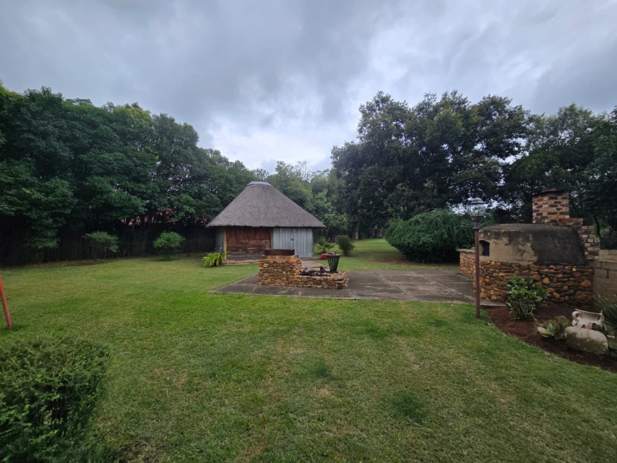 5 Bedroom Property for Sale in Glen Donald A H Gauteng