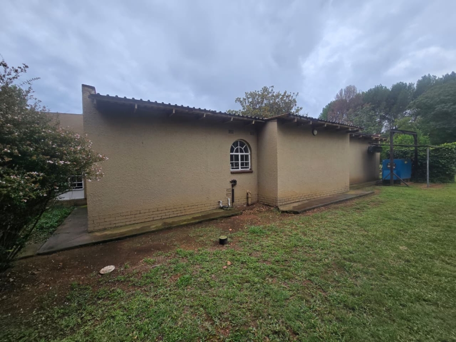 5 Bedroom Property for Sale in Glen Donald A H Gauteng