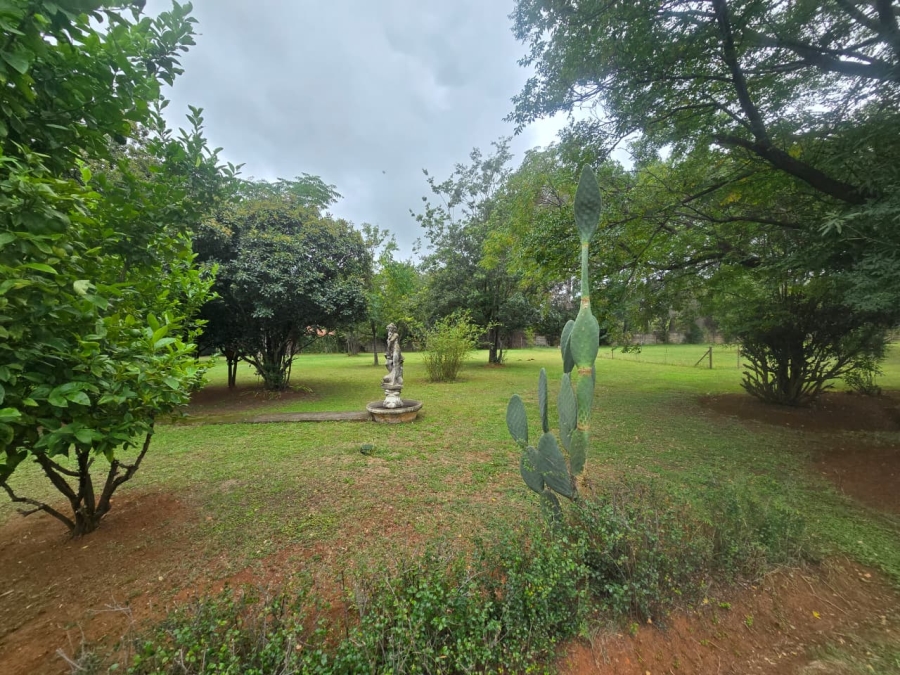 5 Bedroom Property for Sale in Glen Donald A H Gauteng