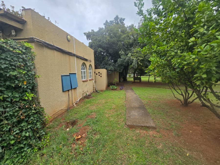 5 Bedroom Property for Sale in Glen Donald A H Gauteng