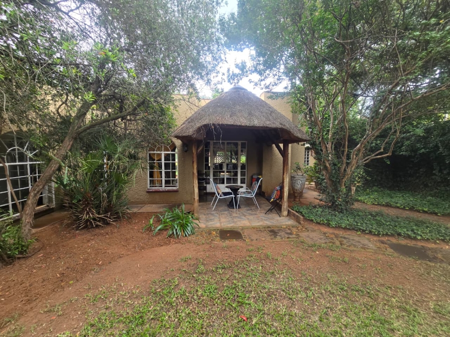 5 Bedroom Property for Sale in Glen Donald A H Gauteng