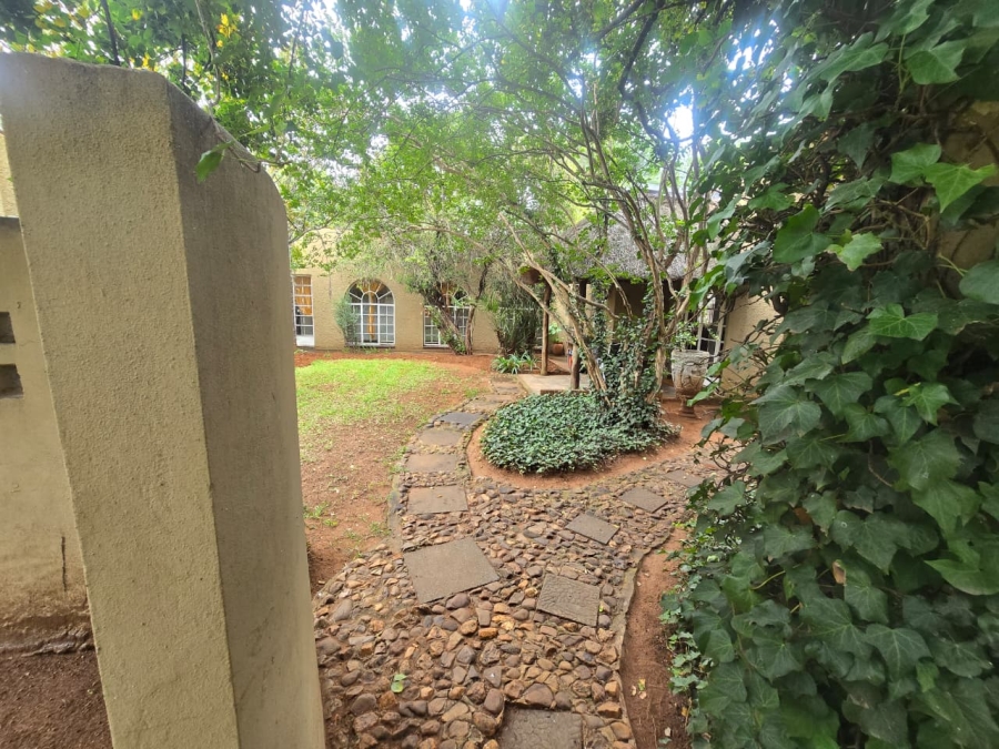 5 Bedroom Property for Sale in Glen Donald A H Gauteng