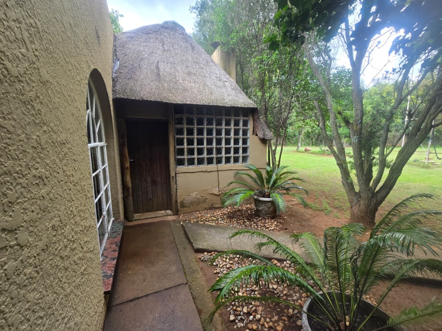 5 Bedroom Property for Sale in Glen Donald A H Gauteng