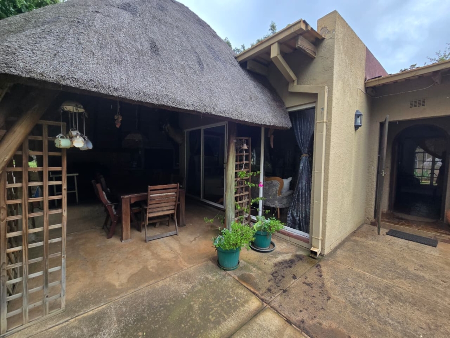 5 Bedroom Property for Sale in Glen Donald A H Gauteng