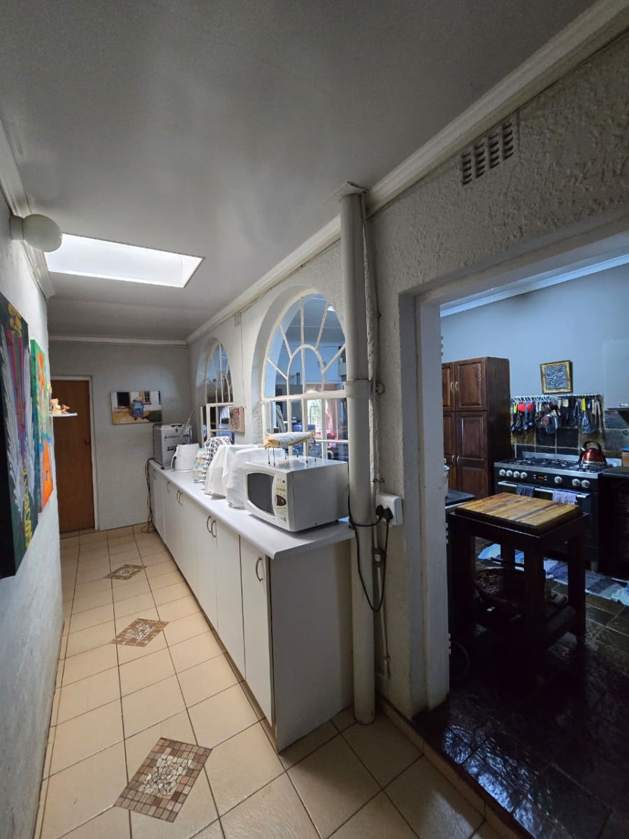 5 Bedroom Property for Sale in Glen Donald A H Gauteng