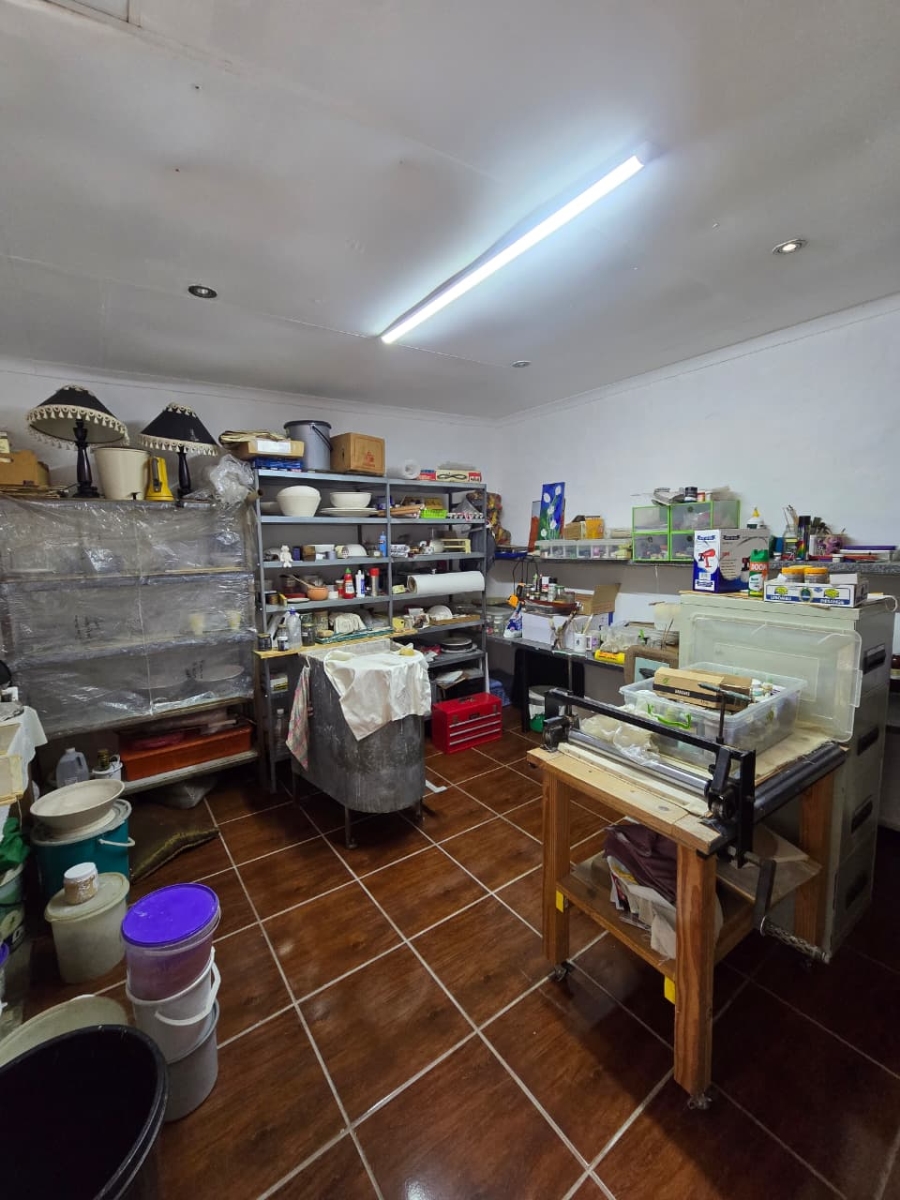 5 Bedroom Property for Sale in Glen Donald A H Gauteng