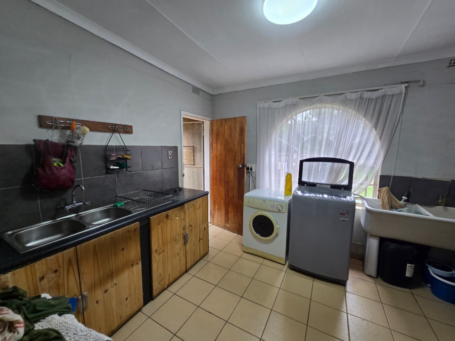 5 Bedroom Property for Sale in Glen Donald A H Gauteng