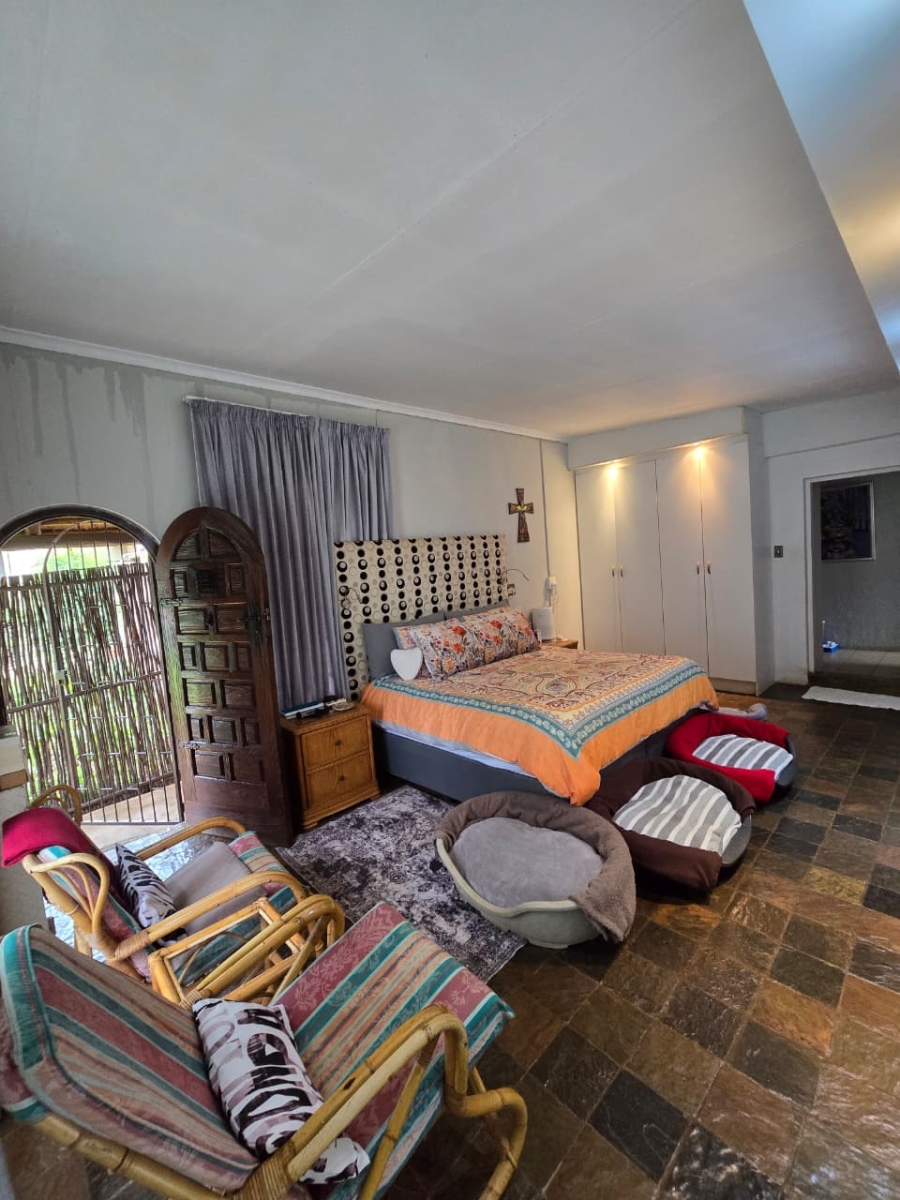 5 Bedroom Property for Sale in Glen Donald A H Gauteng