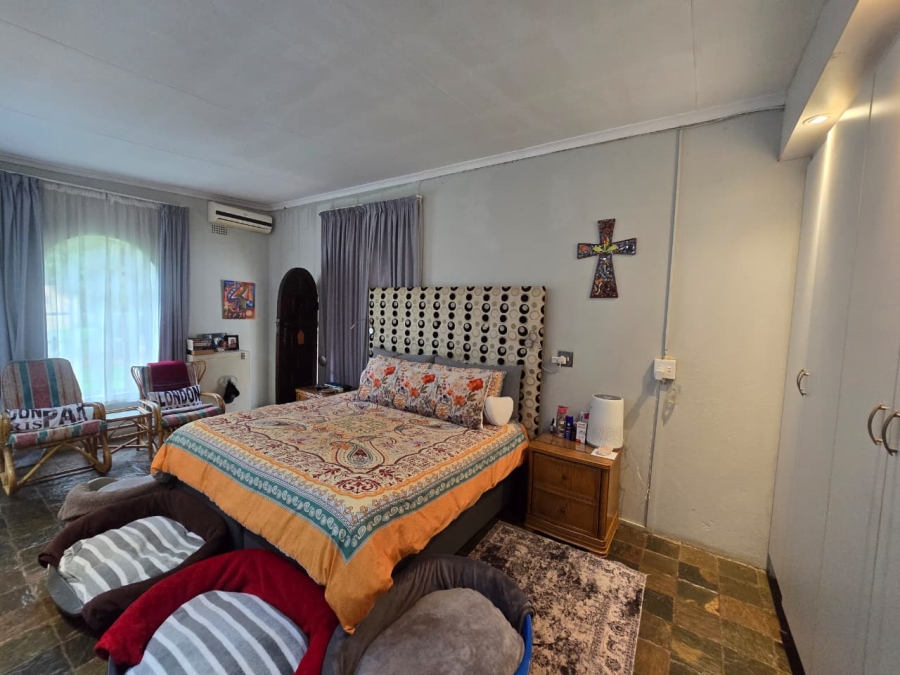 5 Bedroom Property for Sale in Glen Donald A H Gauteng