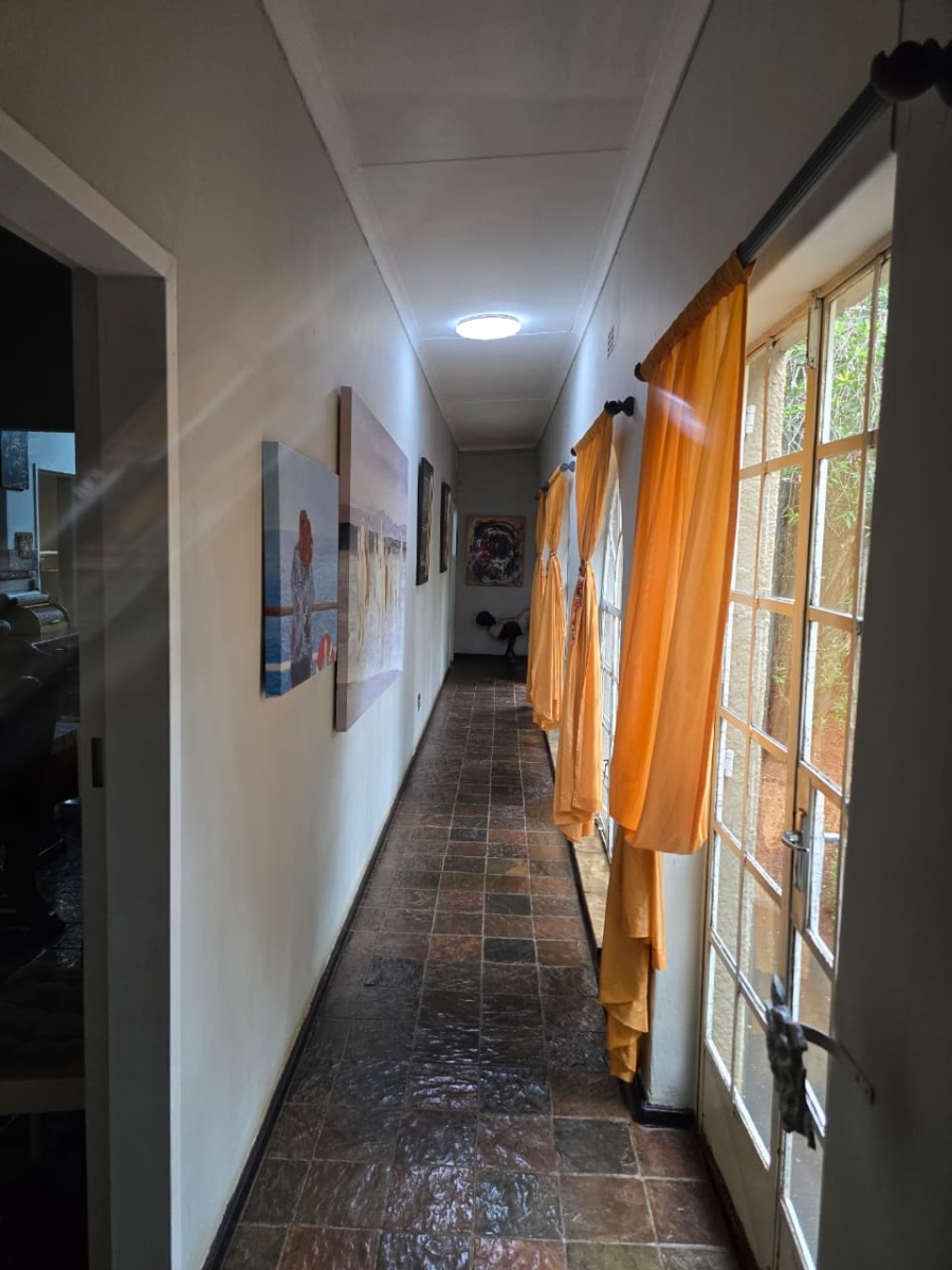 5 Bedroom Property for Sale in Glen Donald A H Gauteng