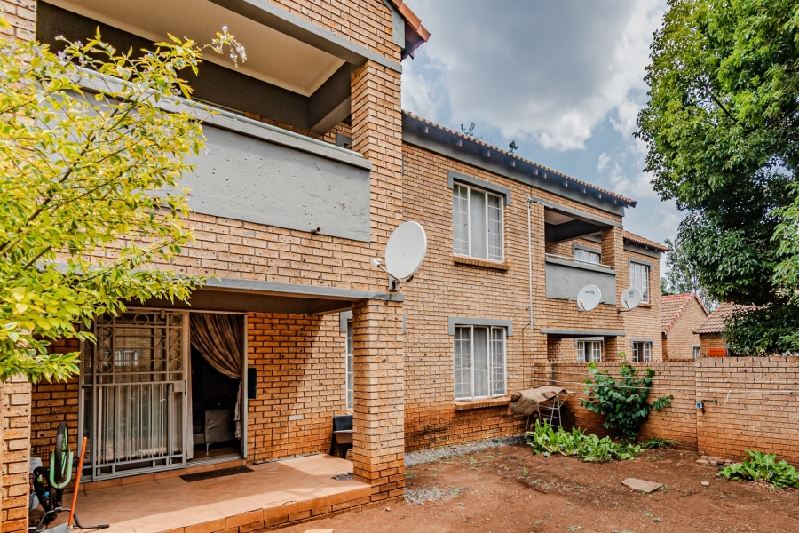 2 Bedroom Property for Sale in Equestria Gauteng