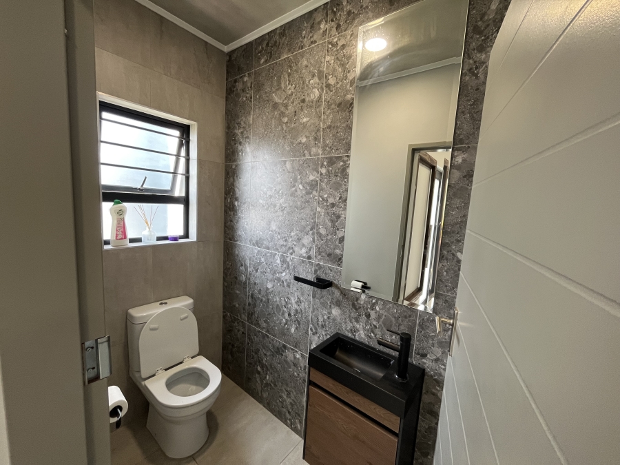 To Let 4 Bedroom Property for Rent in North Riding Gauteng