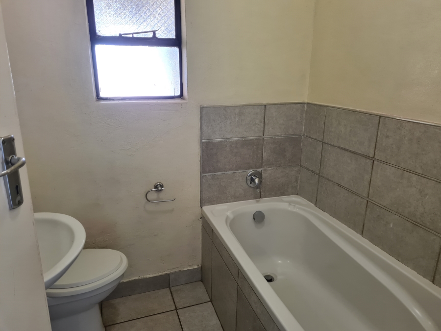 To Let 2 Bedroom Property for Rent in Discovery Gauteng
