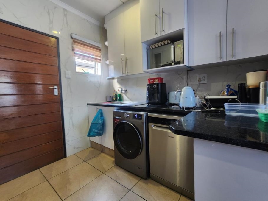 3 Bedroom Property for Sale in Albertsdal Gauteng
