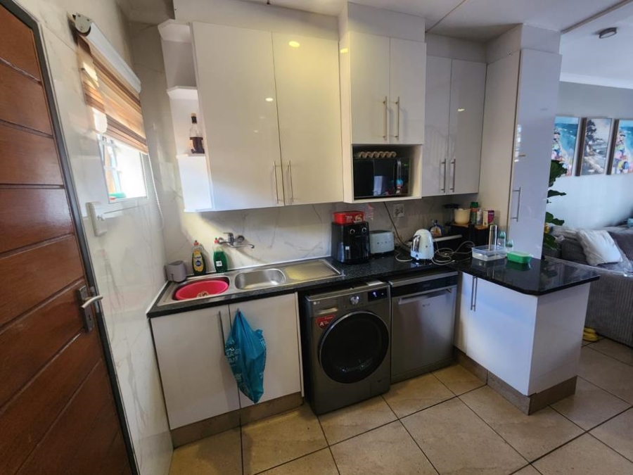 3 Bedroom Property for Sale in Albertsdal Gauteng