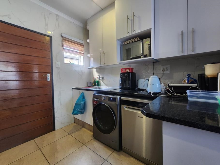 3 Bedroom Property for Sale in Albertsdal Gauteng