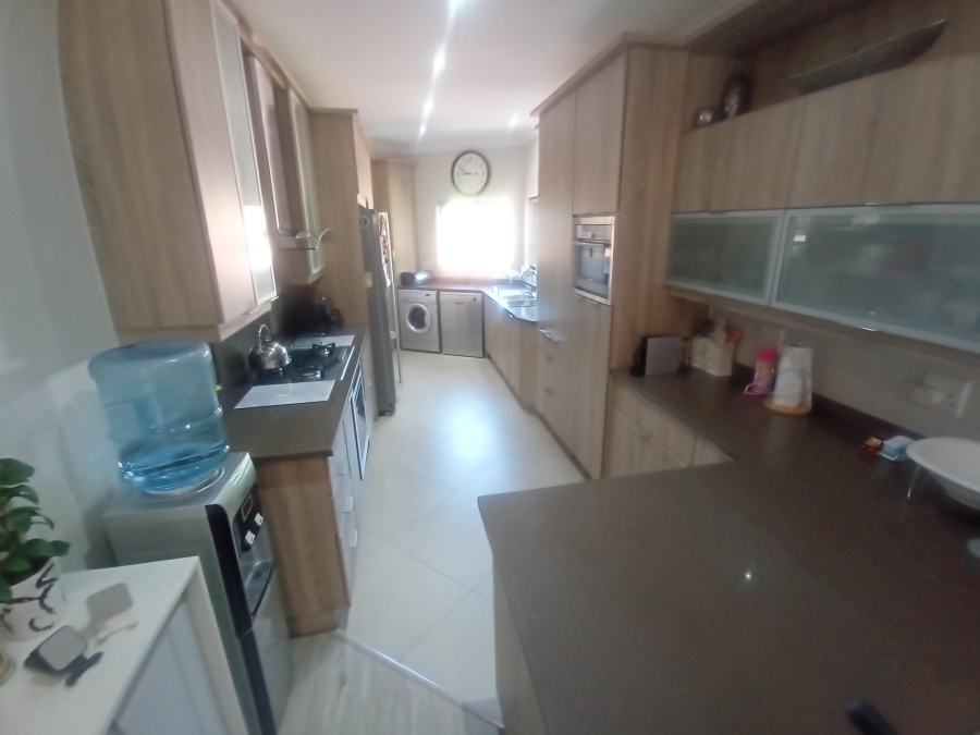 5 Bedroom Property for Sale in Bassonia Gauteng