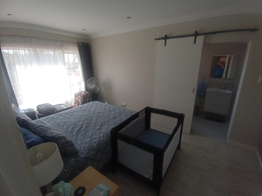 5 Bedroom Property for Sale in Bassonia Gauteng